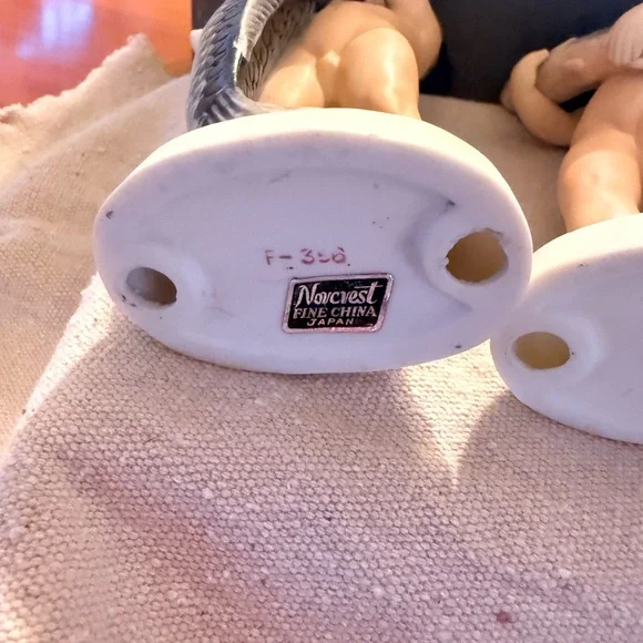 Vintage Norcrest Porcelain Figurines with Cream and Tan Accents set of 3. - Picture 5 of 12